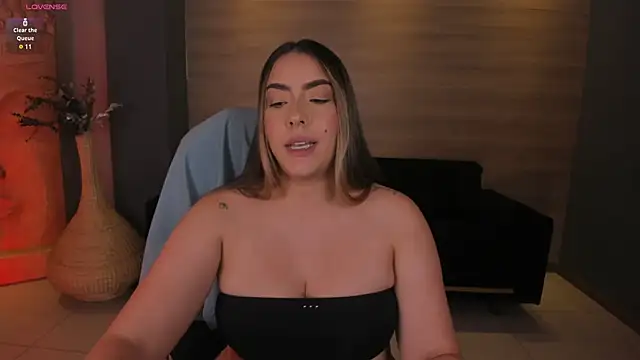 Snapshot of MartinnaBonnet chatting on January 2025 04:27:01 PM MartinnaBonnet online show from January 2025 04:27:01 PM