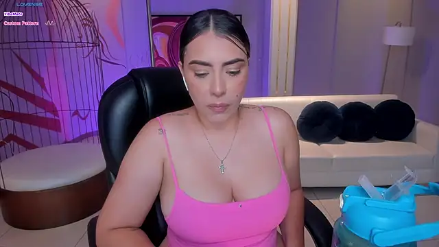 Snapshot of MartinnaBonnet chatting on February 2025 04:25:02 PM MartinnaBonnet online show from February 2025 04:25:02 PM