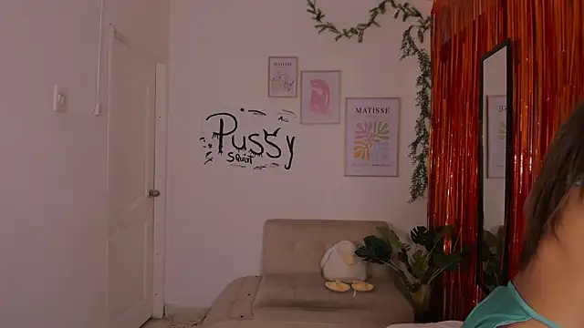 hornyprincess   online show from October 2025 06:08:01 PM