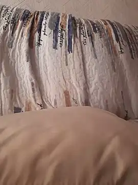 Snapshot of bms125 chatting on January 2025 05:41:02 AM bms125 online show from January 2025 05:41:02 AM