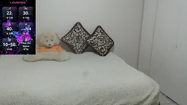 Snapshot of MargotLot chatting on October 2025 12:13:02 PM MargotLot online show from October 2025 12:13:02 PM