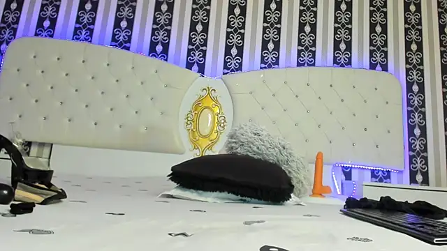 Aidasina online show from February 2025 08:10:01 PM