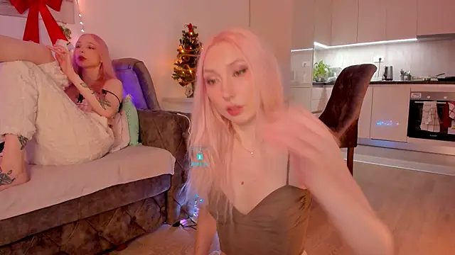 Snapshot of AlexRoseLiRed chatting on December 2024 12:00:01 AM AlexRoseLiRed online show from December 2024 12:00:01 AM