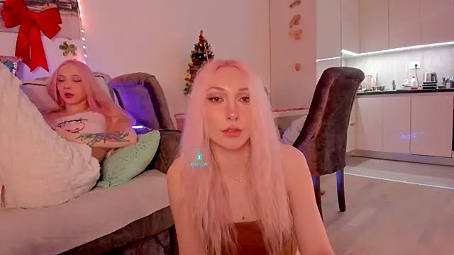 Snapshot of AlexRoseLiRed chatting on January 2025 02:35:02 AM AlexRoseLiRed online show from January 2025 02:35:02 AM