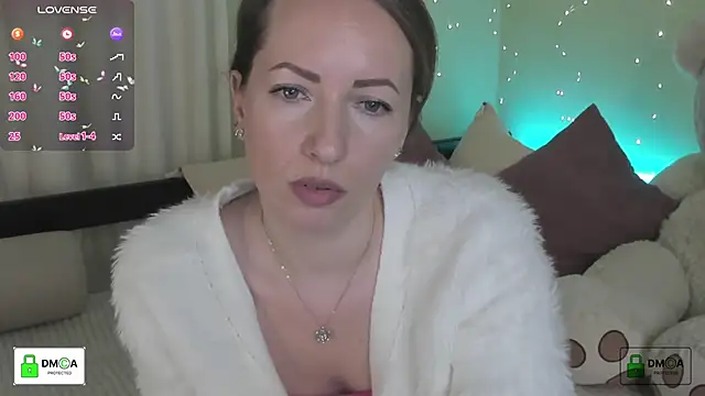 Snapshot of Queenymel chatting on February 2026 02:58:02 PM Queenymel online show from February 2026 02:58:02 PM