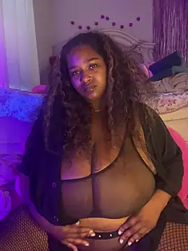 BigFineSelena online show from June 2026 01:04:02 AM