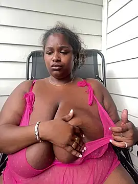 BigFineSelena online show from June 2026 08:11:02 PM