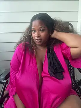 BigFineSelena online show from August 2026 01:04:02 AM