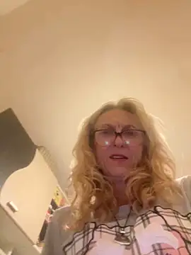 Snapshot of adella13 chatting on January 2025 05:20:01 PM adella13 online show from January 2025 05:20:01 PM