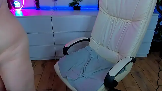 Kamilla Hot online show from February 2025 01:03:01 AM