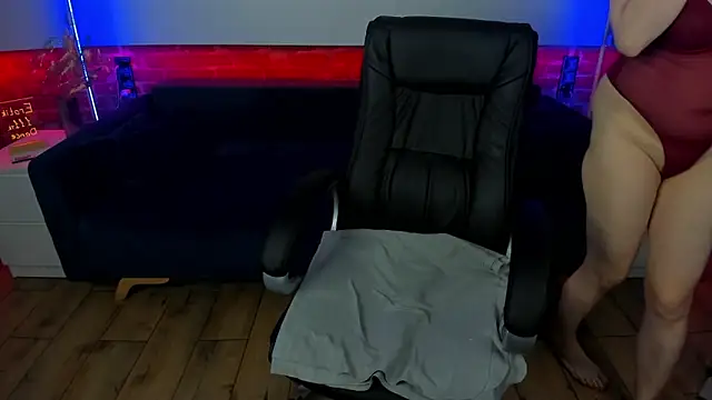 Kamilla Hot online show from March 2025 04:08:02 AM