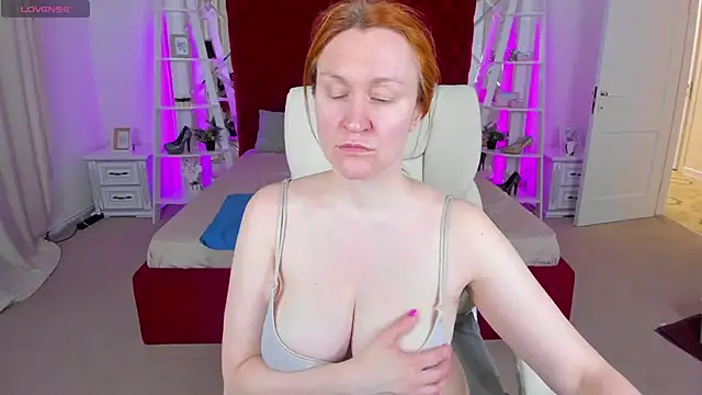 Kamilla Hot online show from May 2026 11:36:01 AM