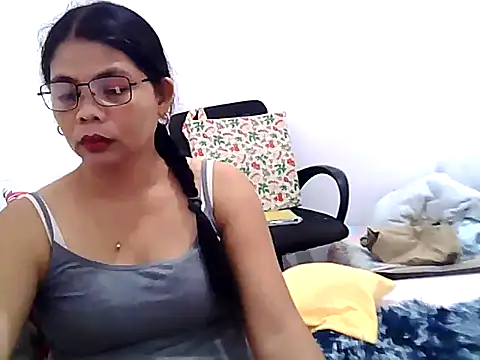 Snapshot of pinay_milfxx chatting on February 2025 11:57:02 PM pinay milfxx online show from February 2025 11:57:02 PM