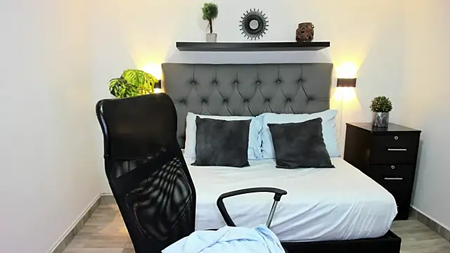 Snapshot of isabella_florez chatting on March 2025 03:02:02 PM isabella florez online show from March 2025 03:02:02 PM