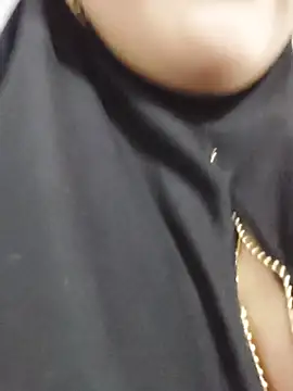 Hana    online show from April 2026 11:27:02 PM