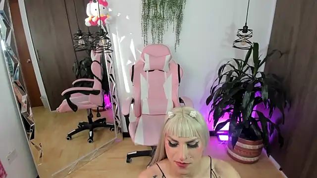 queenramoona-hot online show from April 2026 09:31:01 PM