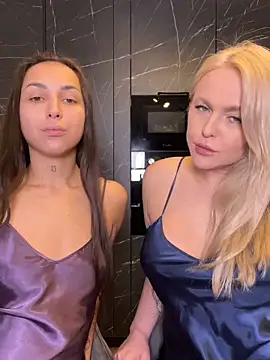 Snapshot of Keep_us_wild chatting on February 2025 04:57:01 AM Keep us wild online show from February 2025 04:57:01 AM