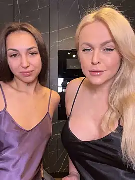 Snapshot of Keep_us_wild chatting on March 2025 10:30:02 PM Keep us wild online show from March 2025 10:30:02 PM