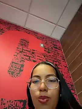 Snapshot of SheenaBrooke chatting on September 2025 04:34:01 PM SheenaBrooke online show from September 2025 04:34:01 PM