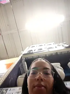 Snapshot of SheenaBrooke chatting on October 2025 09:28:02 PM SheenaBrooke online show from October 2025 09:28:02 PM