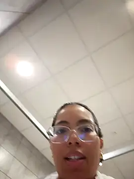 Snapshot of SheenaBrooke chatting on October 2025 03:57:02 PM SheenaBrooke online show from October 2025 03:57:02 PM