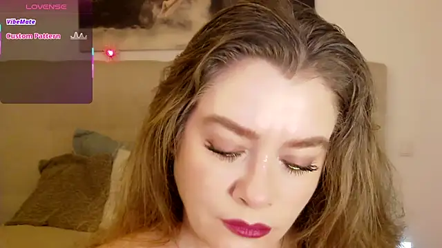 Snapshot of PetersEmily chatting on December 2025 01:07:01 PM PetersEmily online show from December 2025 01:07:01 PM