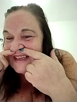 Yaya Mineira online show from November 2025 09:48:01 PM