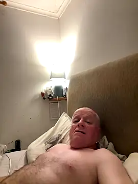 Snapshot of locallad88 chatting on November 2025 08:20:02 PM locallad88 online show from November 2025 08:20:02 PM