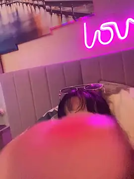 Snapshot of Lolaley2 chatting on November 2025 05:30:02 AM Lolaley2 online show from November 2025 05:30:02 AM