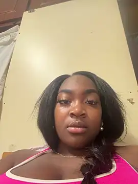 Snapshot of lizHanna25 chatting on June 2026 12:47:02 PM lizHanna25 online show from June 2026 12:47:02 PM