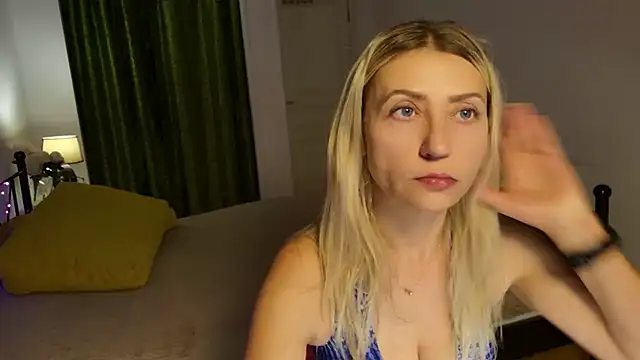 ZoeGrant online show from November 2025 08:41:01 PM