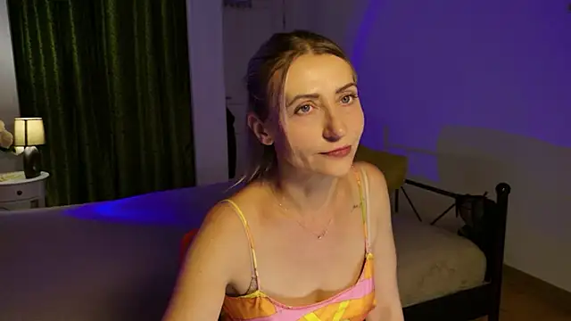 Snapshot of ZoeGrant chatting on May 2026 05:33:01 PM ZoeGrant online show from May 2026 05:33:01 PM