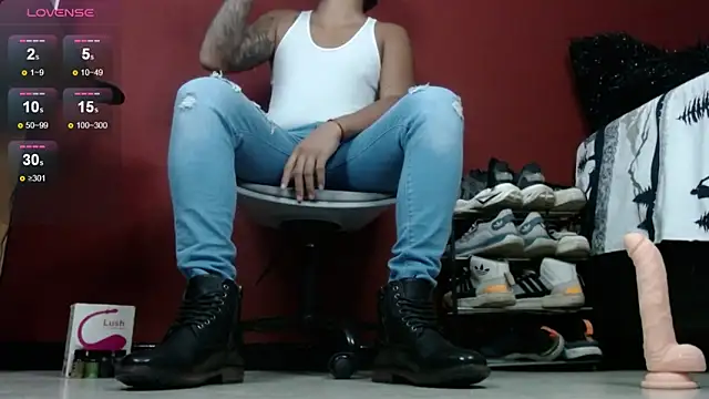 Snapshot of TomLover_12 chatting on December 2024 10:49:01 AM TomLover 12 online show from December 2024 10:49:01 AM