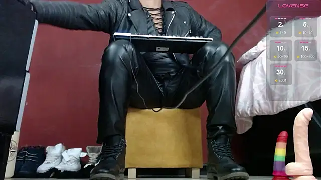 Snapshot of TomLover_12 chatting on January 2025 11:35:02 PM TomLover 12 online show from January 2025 11:35:02 PM