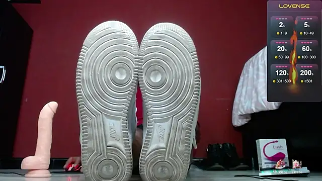 Snapshot of TomLover_12 chatting on February 2025 11:37:02 PM TomLover 12 online show from February 2025 11:37:02 PM