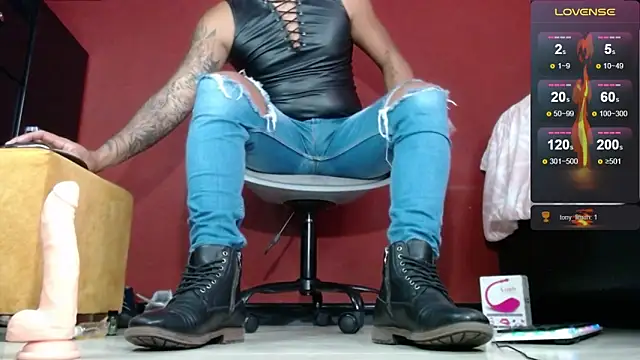 Snapshot of TomLover_12 chatting on February 2025 02:59:02 PM TomLover 12 online show from February 2025 02:59:02 PM