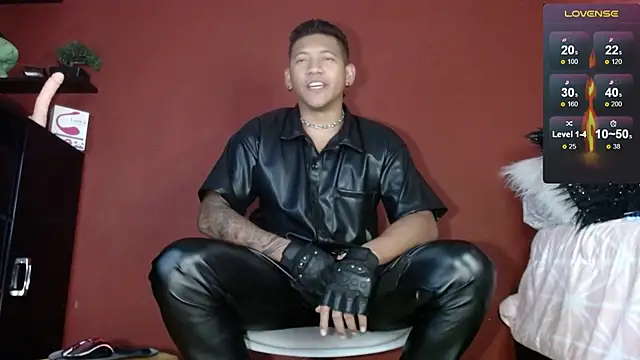 Snapshot of TomLover_12 chatting on February 2025 06:44:01 PM TomLover 12 online show from February 2025 06:44:01 PM