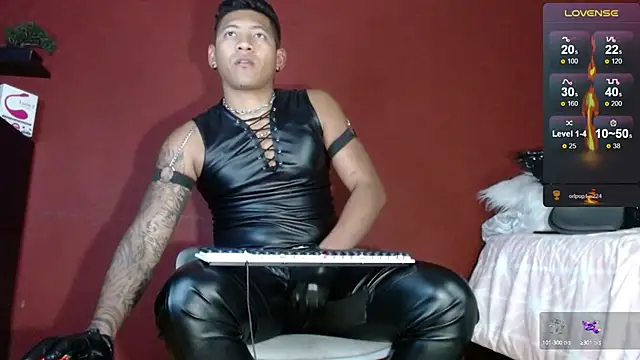 Snapshot of TomLover_12 chatting on February 2025 09:59:01 PM TomLover 12 online show from February 2025 09:59:01 PM