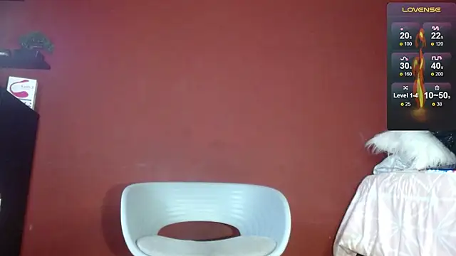 Snapshot of TomLover_12 chatting on February 2025 09:30:01 PM TomLover 12 online show from February 2025 09:30:01 PM