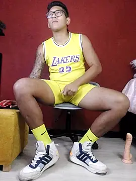 Snapshot of TomLover_12 chatting on February 2025 09:36:02 PM TomLover 12 online show from February 2025 09:36:02 PM