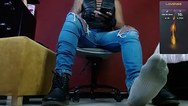 Snapshot of TomLover_12 chatting on February 2025 11:01:02 AM TomLover 12 online show from February 2025 11:01:02 AM