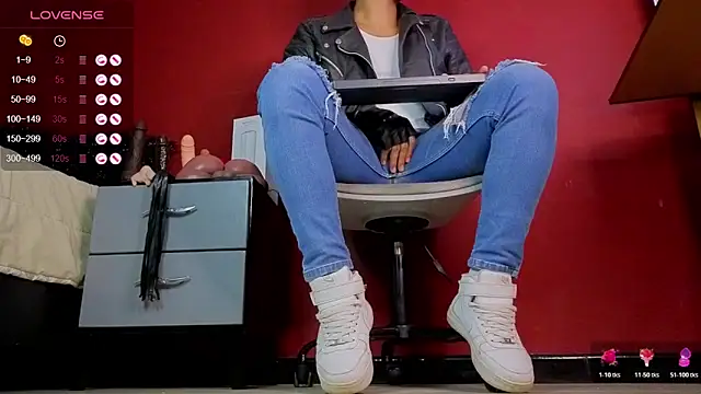 Snapshot of TomLover_12 chatting on October 2025 01:52:02 AM TomLover 12 online show from October 2025 01:52:02 AM