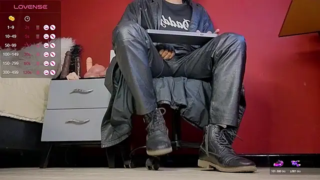 Snapshot of TomLover_12 chatting on November 2025 01:17:02 AM TomLover 12 online show from November 2025 01:17:02 AM