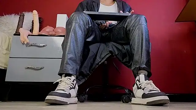 Snapshot of TomLover_12 chatting on November 2025 12:54:02 AM TomLover 12 online show from November 2025 12:54:02 AM