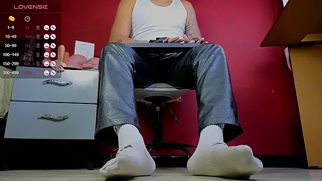 Snapshot of TomLover_12 chatting on December 2025 12:48:01 AM TomLover 12 online show from December 2025 12:48:01 AM