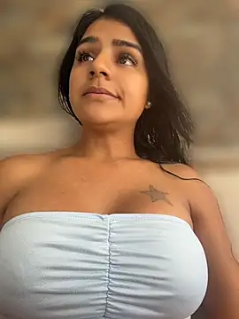 Snapshot of AnnRosse18 chatting on July 2026 03:50:01 PM AnnRosse18 online show from July 2026 03:50:01 PM