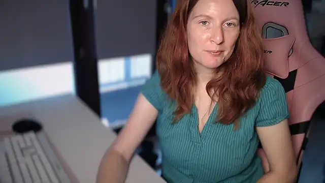 Snapshot of Exotic-Desire chatting on October 2025 08:00:02 AM Exotic-Desire online show from October 2025 08:00:02 AM