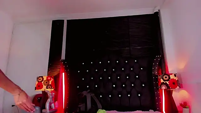 Lucia-sex online show from March 2026 07:24:02 PM