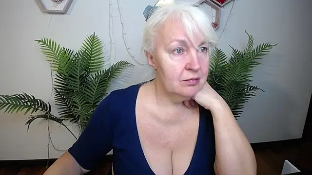 BlondyLeeBest online show from April 2026 06:26:01 PM