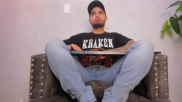 Snapshot of matteosantos chatting on March 2025 11:28:01 AM matteosantos online show from March 2025 11:28:01 AM